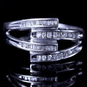 10k white gold diamond ring